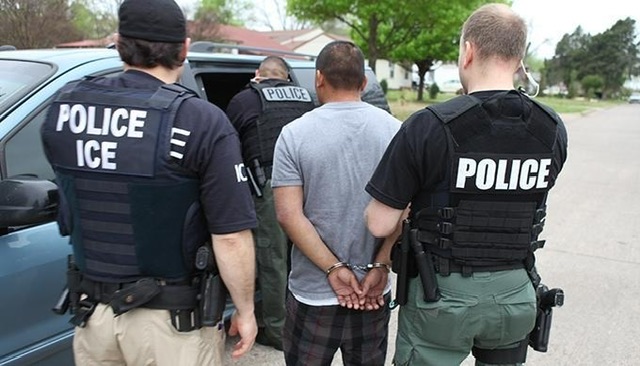 Candidato demócrata arremete contra alcalde NYC por ICE arrestar hispanos en tribunales Manhattan