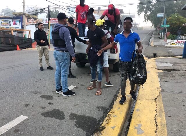 Unidades de la DGM detienen 1,083 y deportan 450 extranjeros indocumentados sorprendidos en el país