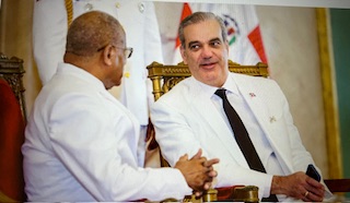 Presidente Abinader recibe cartas credenciales de siete nuevos embajadores en el país