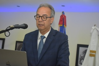 Ensayista José Mármol destaca batallas libran  grupos sociales por su identidad en la posmodernidad