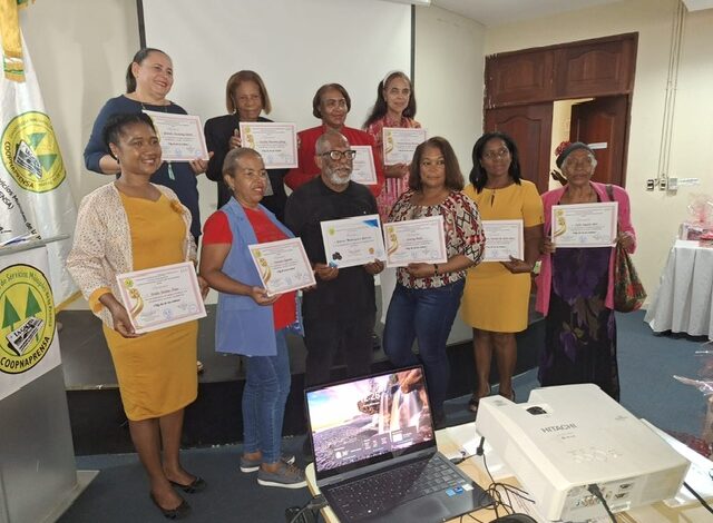 Coopnaprensa e IPPP agasajan madres periodistas