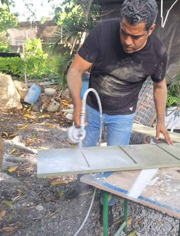 Ex administrador de la Lotería Nacional arremete contra el ex ministro de Hacienda Jochi Vicente