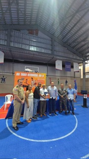 El doctor Jesús Suardi recibe reconocimiento y dedicatoria en el IX Torneo Interbarrial de Baloncesto sub-25