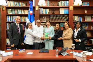 Vicepresidenta Raquel Peña y Cooperativa La Unión