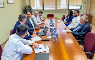 El Cónsul General de la República Dominicana en Barcelona se reúne para analizar proyecto