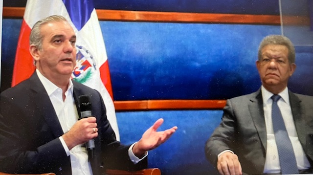 Presidente Abinader y expresidente Fernández se reúnen para reforzar posición unificada ante la crisis haitiana