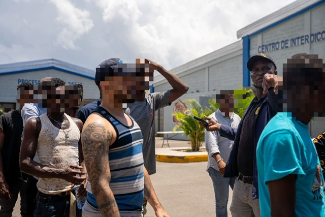 Autoridades arrestadas 964 nacionales haitianos sorprendidos en condición migratoria irregular