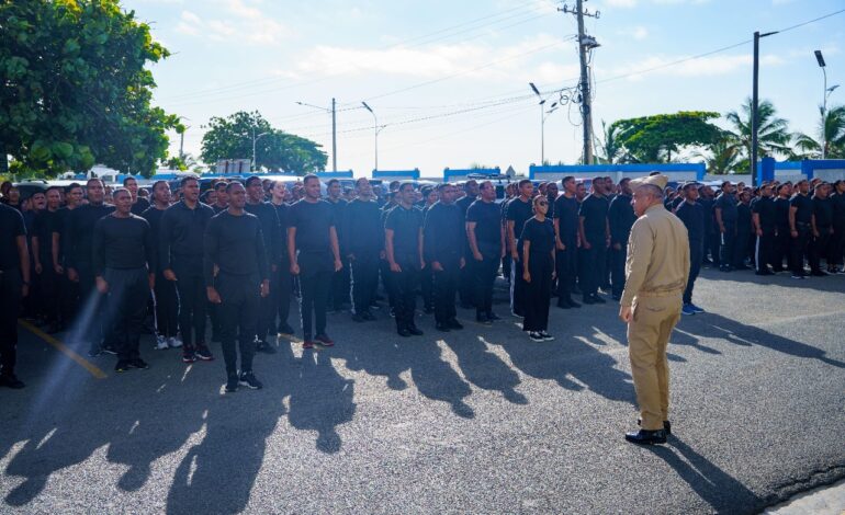 La DGM inicia entrenamiento práctico 400 nuevos agentes de interdicción integrándolos  a labores operativas migratorias fijas en 19 provincias