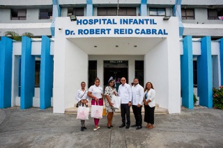 CTC lleva tablets y esperanza a niños del Hospital Infantil Robert Reid Cabral