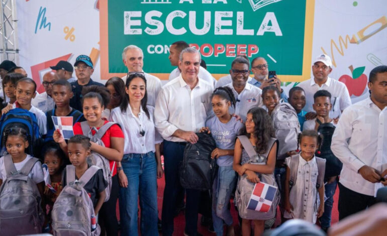 Presidente Abinader inaugurò hoy centros educativos y un Caipi
