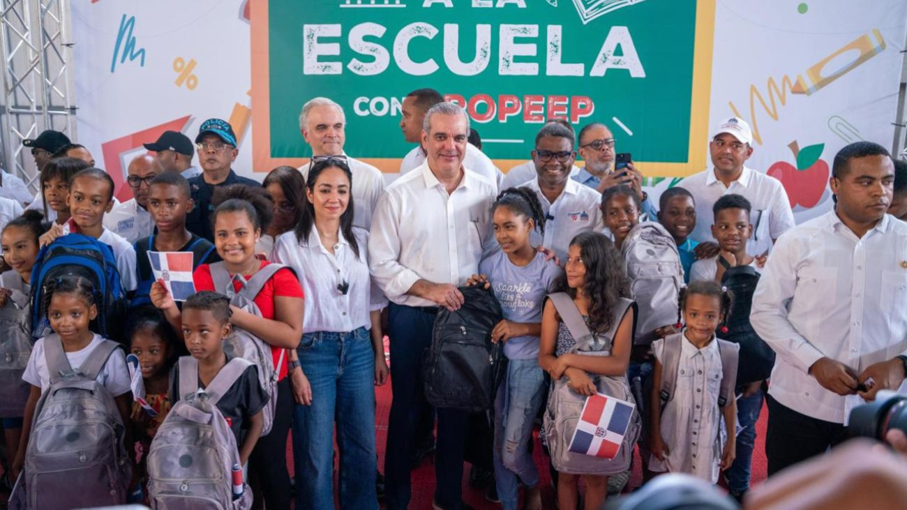 Presidente Abinader inaugurò hoy centros educativos y un Caipi