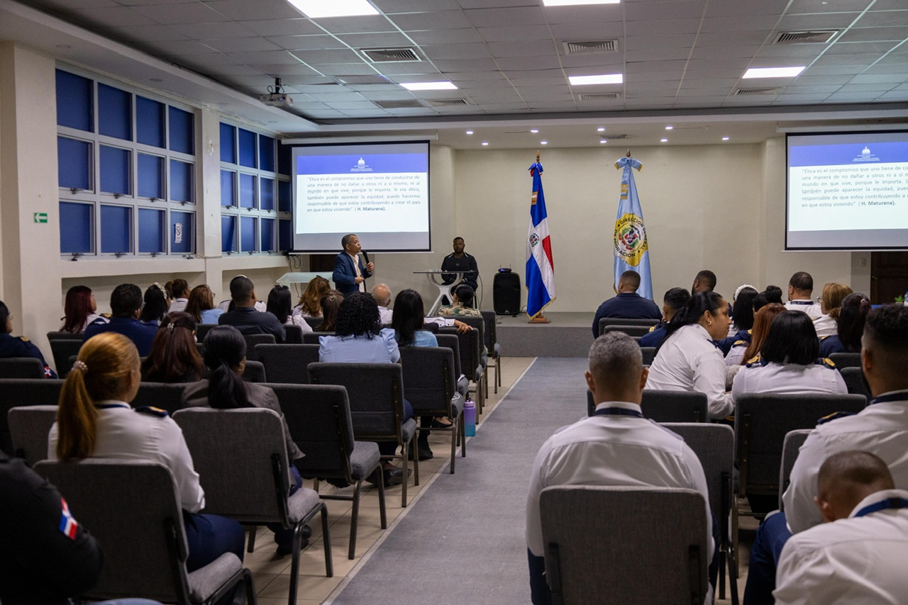 Colaboradores de la DGM fortalecen conocimientos Sobre la ética y la integridad en el servicio público