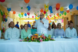 Santos Badía encabezó la apertura del año escolar 2025-2026 en Hermanas Mirabal
