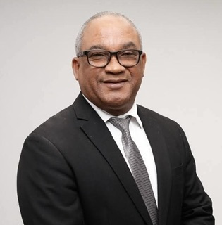 Olivo De León responde acusaciones de David Lorenzo en torno a contrato en UASD