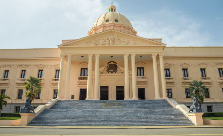 Presidente Abinader llama a la ciudadanía a seguir las recomendaciones oficiales y mantenerse atenta a los informes