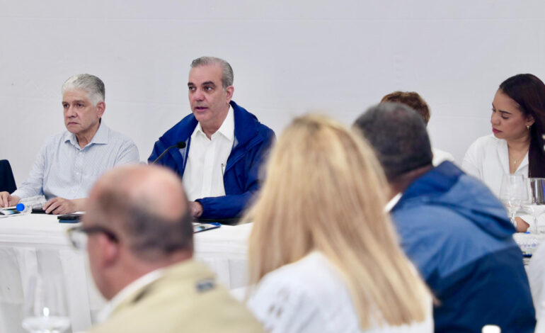 Presidente Abinader pasa balance a obras en curso, define prioridades para el 2026