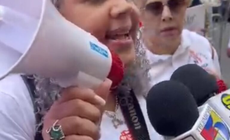 Diáspora Dominicana en Nueva York protesta frente a Consulado y entrega carta de denuncia a Presidente Abinader