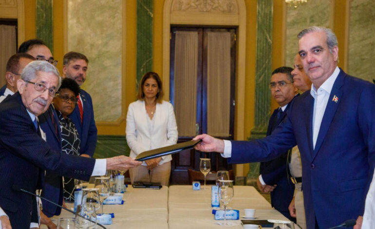 CES entrega informe final sobre crisis haitiana al presidente Abinader