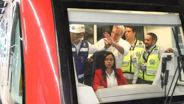 Presidente Abinader realiza recorrido de prueba en Línea 2C del Metro de Santo Domingo