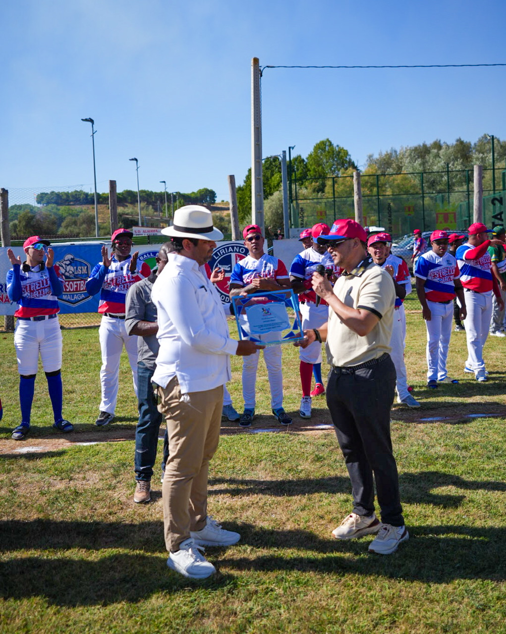 La Unión de Clubes Deportivos Latinos de Europa (UCLUDELAE) otorga reconocimiento