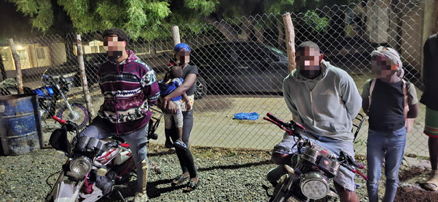 DGM detiene a dos dominicanos sorprendidos traficando indocumentados