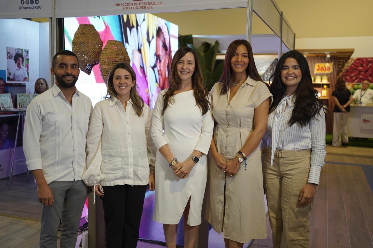 Supérate impulsa proyectos sociales en el sector turístico; participa en feria comercial de ASONAHORES