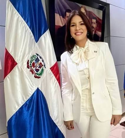 Nikauly de La Mota renuncia de Movimiento Político reconocido