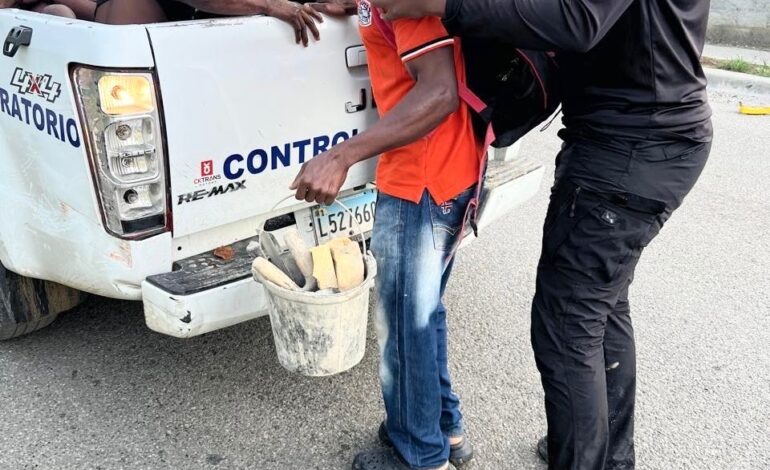 Despliegue conjunto de la DGM y Fuerzas dejan 1,089 haitianos indocumentados detenidos y 1,375 deportados