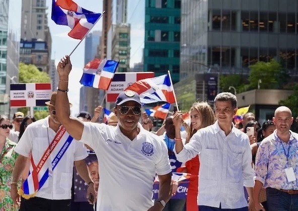 Dominicanos Alto Manhattan lamentan alcalde Adams declinara aspiraciones alcaldía