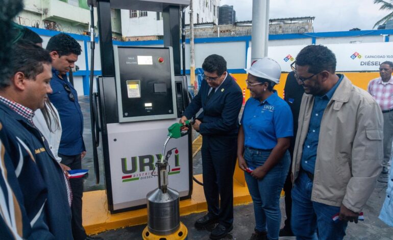 Alcalde Dío Astacio inaugura estación de combustible
