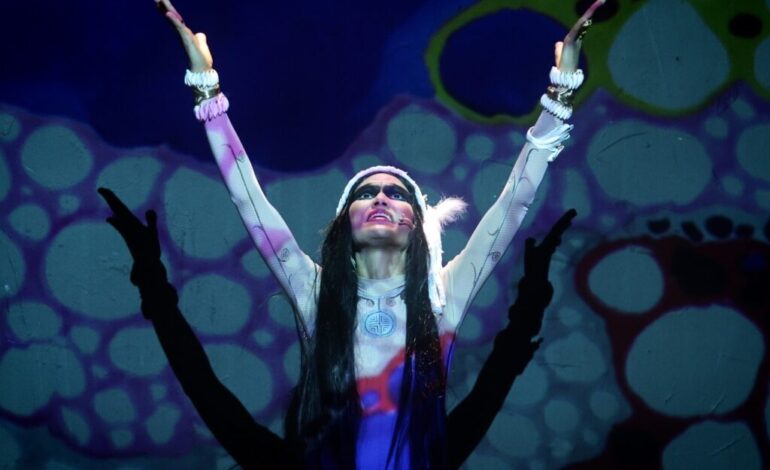 Nileny Dippton impacta con su espectacular y desafiante “ANAKA-O-NA: Alba y ocaso”