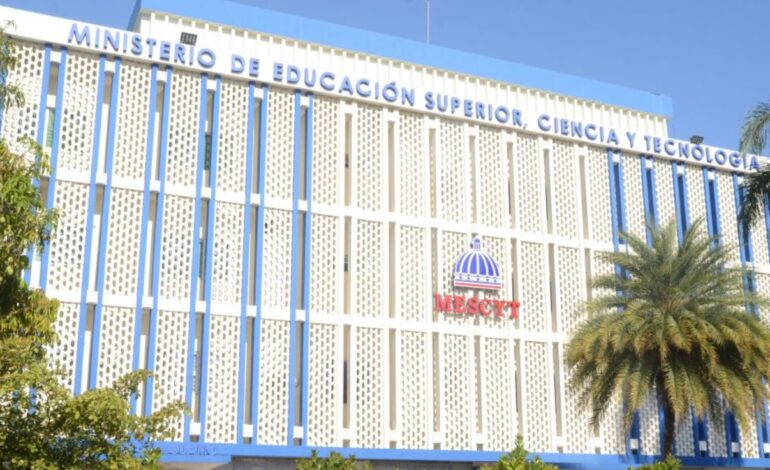 Transformando el futuro educativo dominicano: más de 168,000 becas otorgadas por el MESCYT bajo la gestión del doctor Franklin García Fermín
