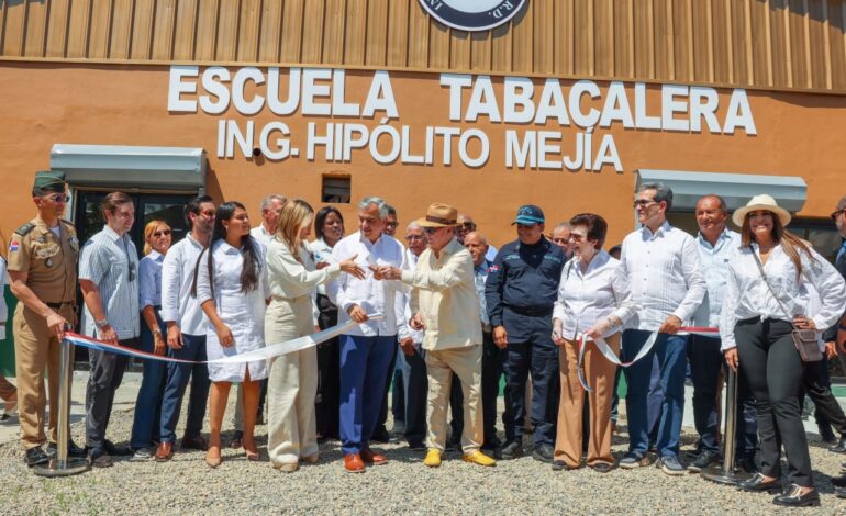 Intabaco inaugura Escuela Tabacalera Hipólito Mejía*