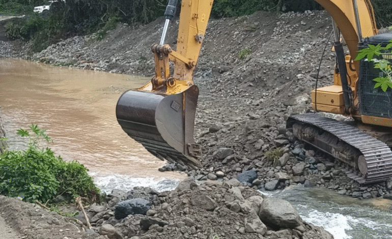 La Caasd intensifica limpieza de cañadas ante el paso de la tormenta
