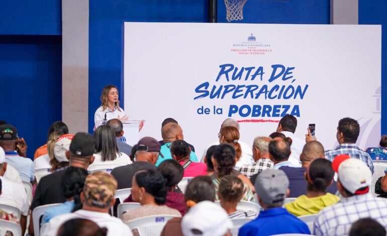 Gloria Reyes encabeza en Santiago clausura de jornada de inclusión de más de 2,500 nuevas familias en la Ruta de Superación