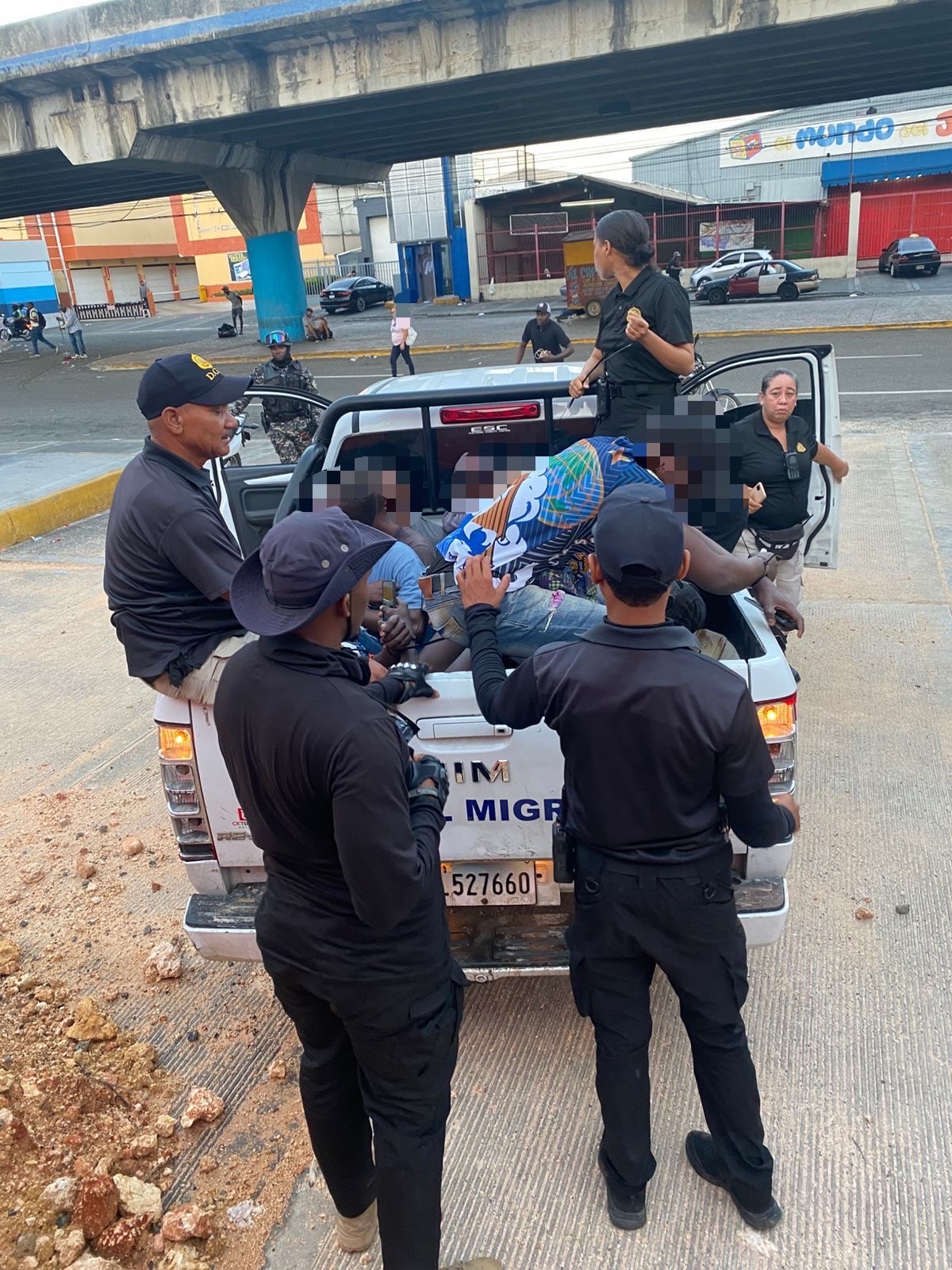 DGM junto a Fuerzas de Seguridad detienen 1,398 y repatrían 1,154  extranjeros indocumentados