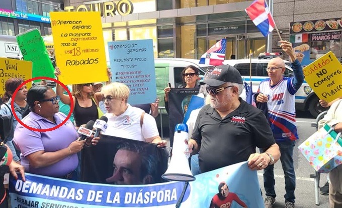 Condenan cónsul NY prohibiera a periodista entrar a sede para usar el baño