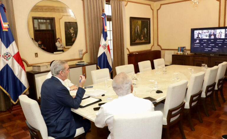 Presidente Abinader encabeza reunión virtual con 15 gobernadoras para pasar balance tras el paso del huracán Melissa
