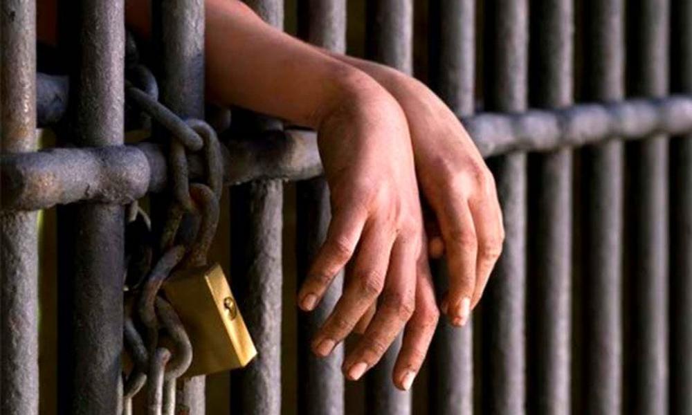 Condenan a 30 años de prisión hombre que incendió la casa de su vecino