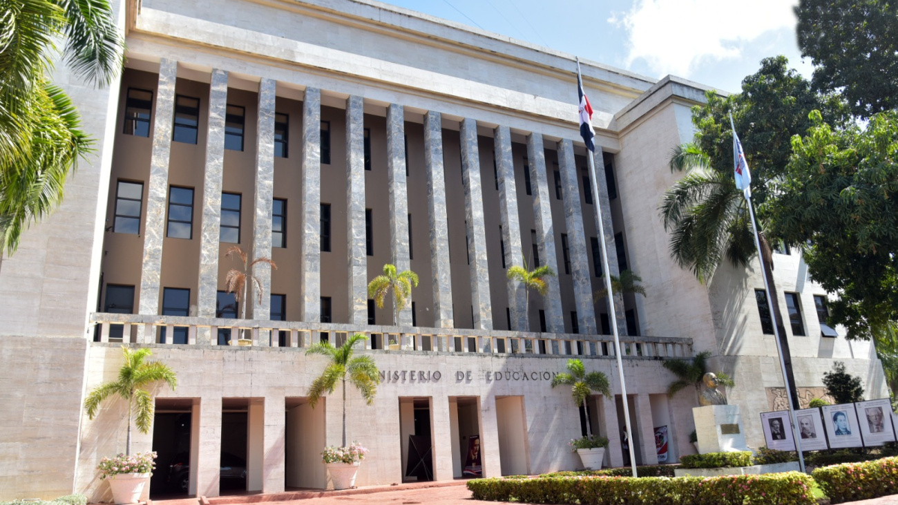Minerd activa protocolos de emergencia ante pronósticos de lluvias por onda tropical