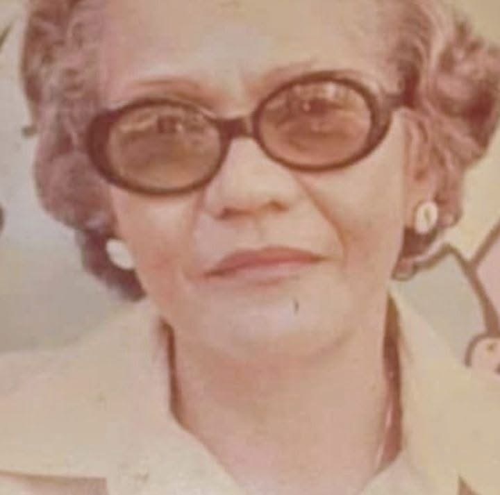 Entre Versos y Párrafos