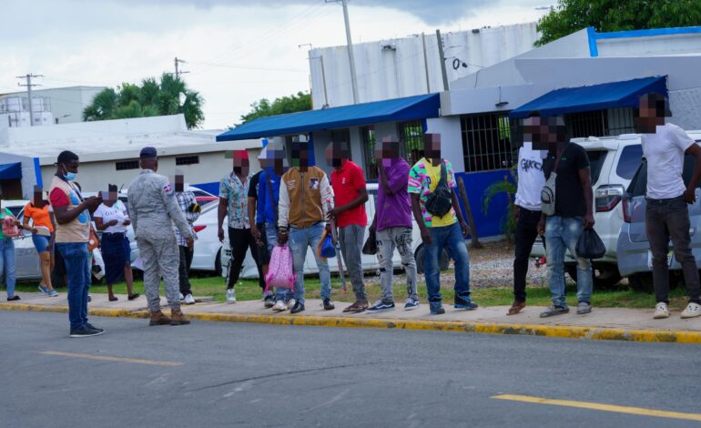 Migración fortalece operativos en El Millón, Villa Duarte y Faro a Colón