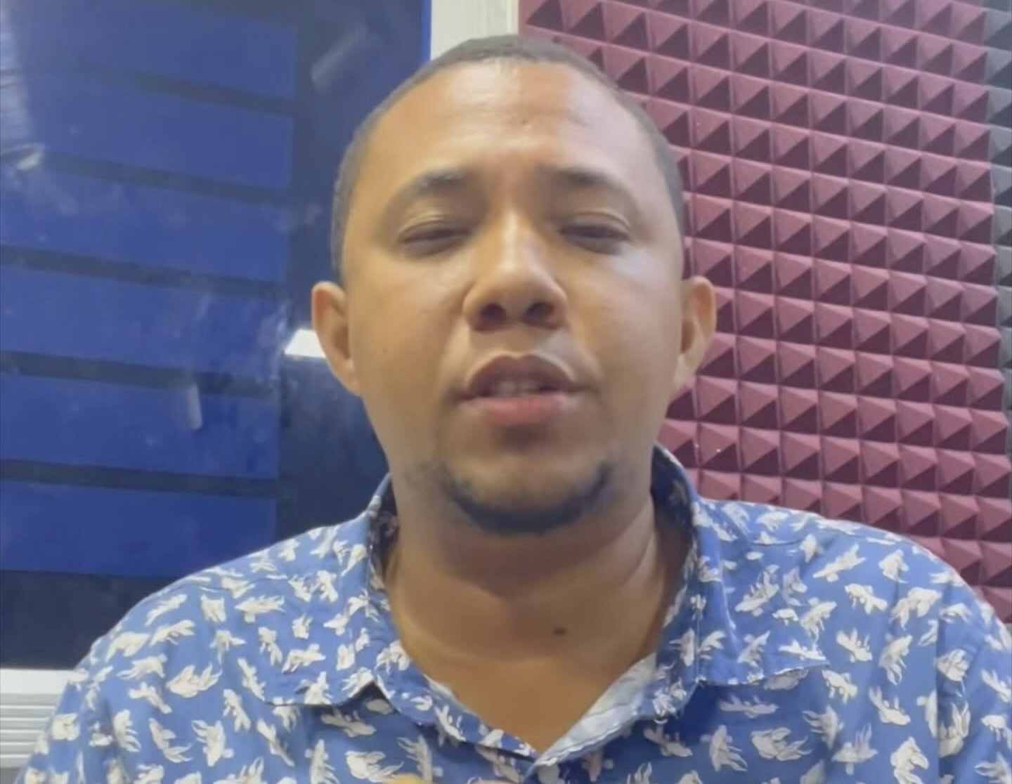 MMV : califica de chantaje y atentado a la libertad de expresión, acciones de presunta esposa de oficial PN contra periodista