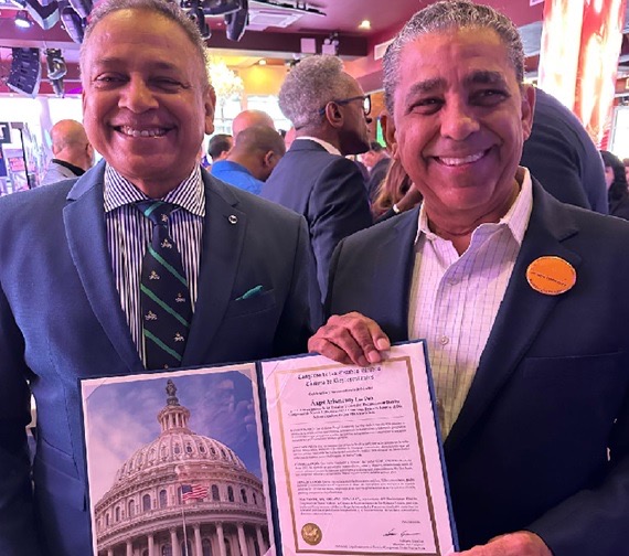 Congreso USA reconoce Dr. Ángel La Paz por su trayectoria en salud y periodística en NYC