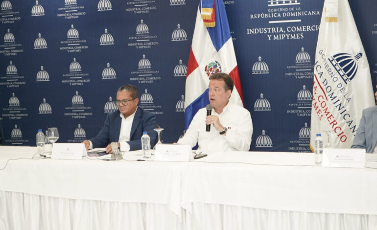 Aprueban permisos de instalación de 13 empresas de zonas francas