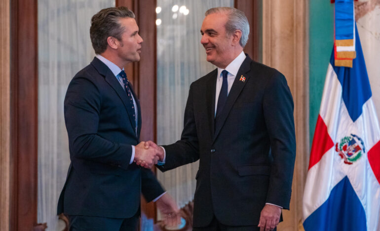 Secretario de Defensa de Estados Unidos, Pete Hegseth, asegura respaldo de su país a la República Dominicana