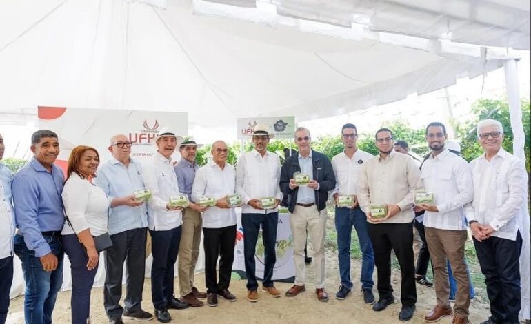 El ministro Franklin García Fermín acompaña al presidente Abinader en jornada de impulso al desarrollo educativo y agroindustrial en San Juan