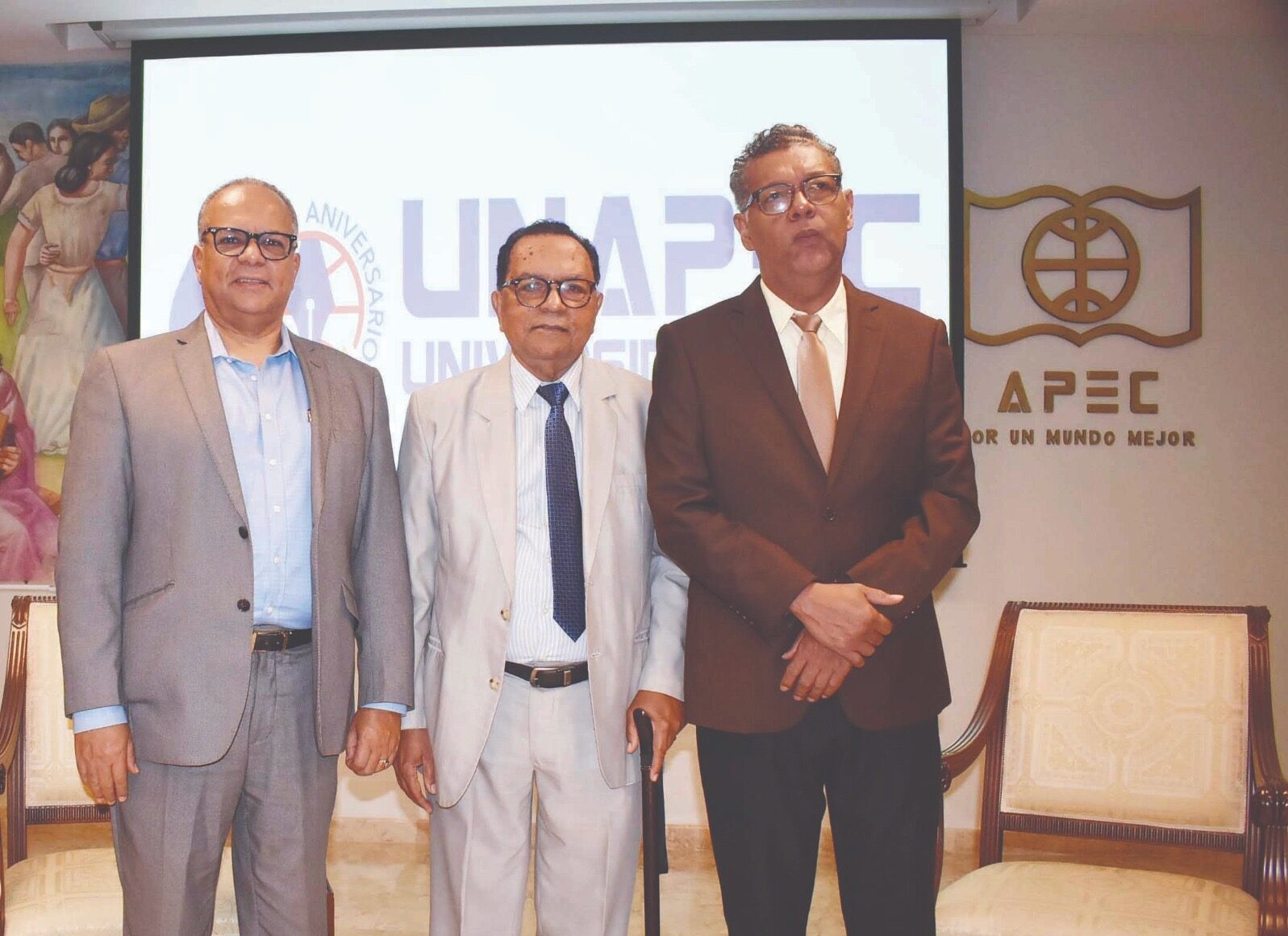 APEC : dedica “Encuentro con el autor” al análisis de libro de cuentos “Conciencia peregrina”de la autoría de Rafael Peralta Romero: