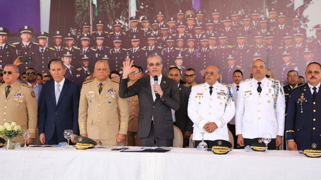 Presidente Abinader encabeza la XLIII graduación de 64 nuevos cadetes