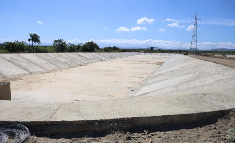 Wellington Arnaud afirma trabajos de alcantarillado sanitario en Mao, provincia Valverde, avanzan en más de un 70 por ciento